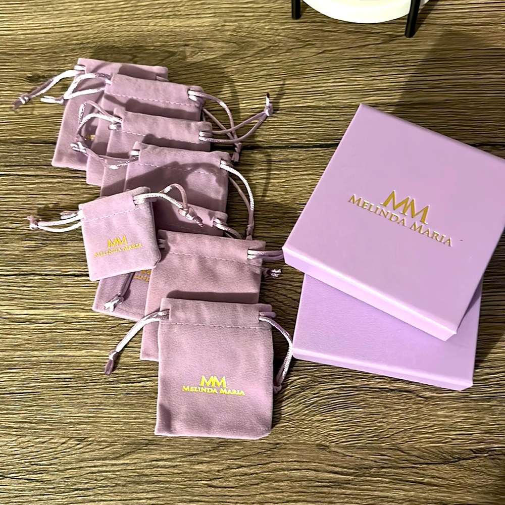 Melinda Maria - 6 pouches, 2 necklace boxes